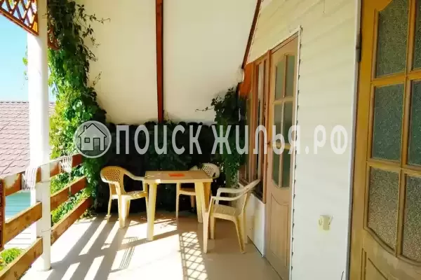 «Тихий дворик в бетте»