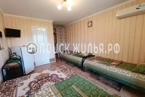 «Тихий дворик в бетте»