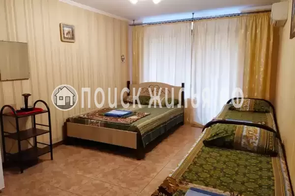 «Тихий дворик в бетте»