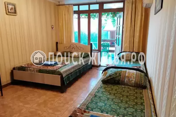 «Тихий дворик в бетте»