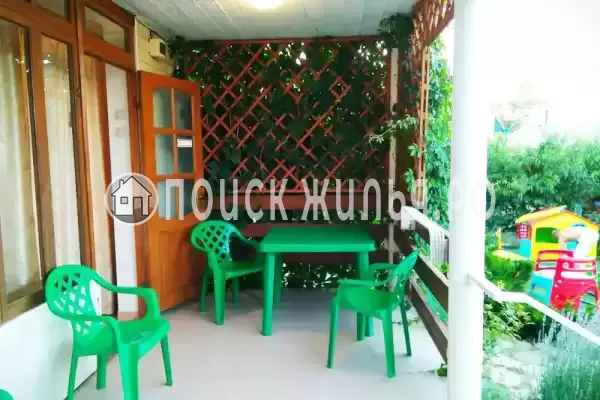 «Тихий дворик в бетте»