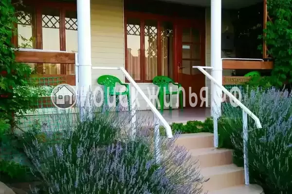 «Тихий дворик в бетте»