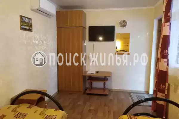 «Тихий дворик в бетте»