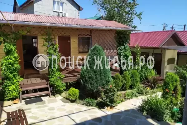 «Тихий дворик в бетте»