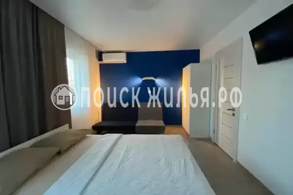 «Под соснами»