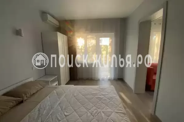 «Под соснами»