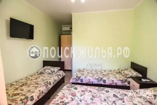 Частный сектор «Номера на Революционной 33» Частный сектор «Номера на Революционной 33»