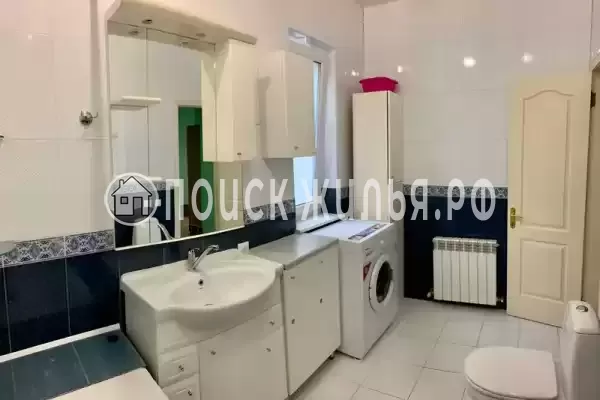 Квартира «Четырехкомнатная квартира у Приморского парка»