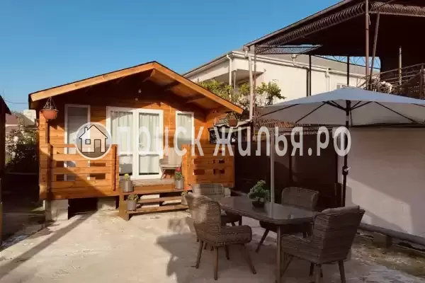 Частный сектор «Домик со всеми удобствами в центре»