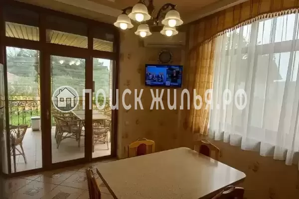 Частный сектор «Дом на Самариной, до 10+3 человек»