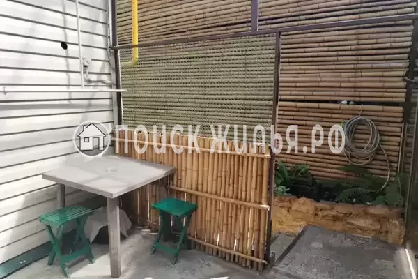 Частный сектор «Трёхкомнатная уютная кв-ра, район Зимнего театра»