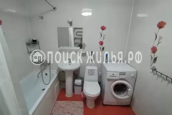 Частный сектор «Трёхкомнатная уютная кв-ра, район Зимнего театра»