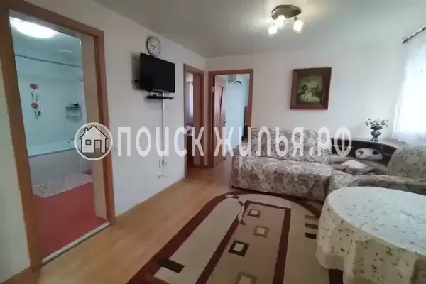 Частный сектор «Трёхкомнатная уютная кв-ра, район Зимнего театра»