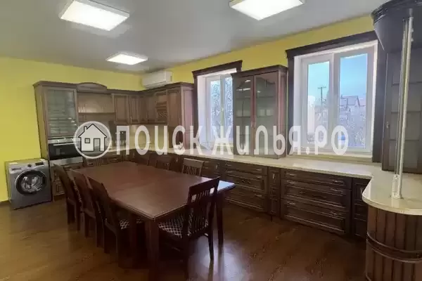 Частный сектор «Дом с бассейном» Частный сектор «Дом с бассейном»