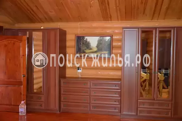 Частный сектор «Бревенчатый дом в лесу у моря»