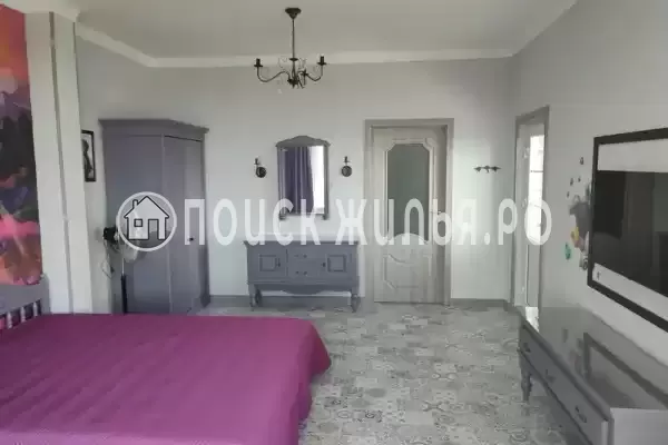 Частный сектор «Бревенчатый дом в лесу у моря»