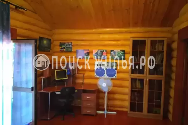 Частный сектор «Бревенчатый дом в лесу у моря»