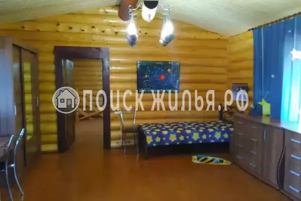 Частный сектор «Бревенчатый дом в лесу у моря»