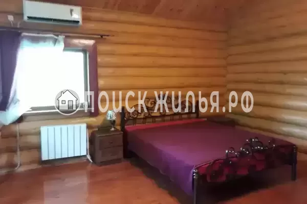 Частный сектор «Бревенчатый дом в лесу у моря»