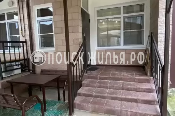 Частный сектор «Трёхэтажный таунхаус в 5 минутах от моря» Частный сектор «Трёхэтажный таунхаус в 5 минутах от моря»