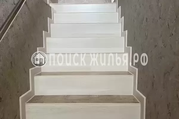 Частный сектор «Трёхэтажный таунхаус в 5 минутах от моря» Частный сектор «Трёхэтажный таунхаус в 5 минутах от моря»