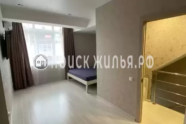 Частный сектор «Трёхэтажный таунхаус в 5 минутах от моря» Частный сектор «Трёхэтажный таунхаус в 5 минутах от моря»