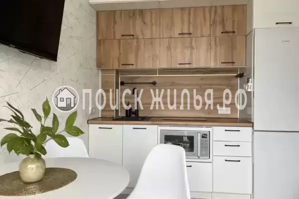 Апартаменты «Дизайнерские четырехместные апартаменты с балконом» Апартаменты «Дизайнерские четырехместные апартаменты с балконом»