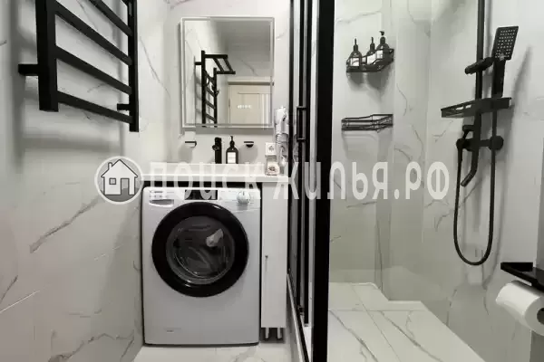 Апартаменты «Дизайнерские четырехместные апартаменты с балконом» Апартаменты «Дизайнерские четырехместные апартаменты с балконом»