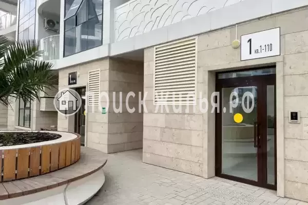 Апартаменты «Дизайнерские четырехместные апартаменты с балконом» Апартаменты «Дизайнерские четырехместные апартаменты с балконом»