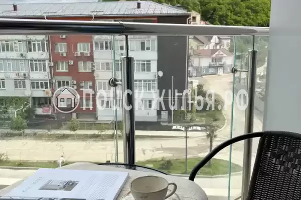 Апартаменты «Дизайнерские четырехместные апартаменты с балконом» Апартаменты «Дизайнерские четырехместные апартаменты с балконом»