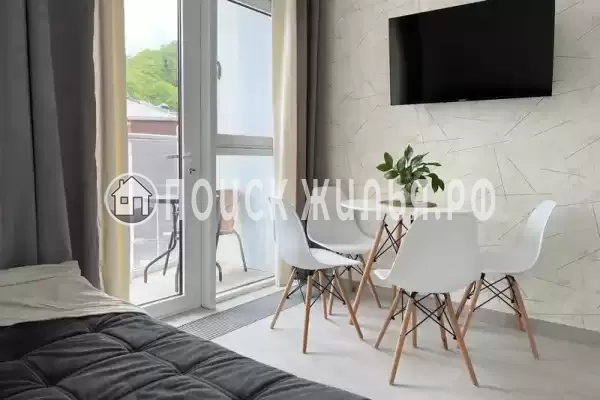 Апартаменты «Дизайнерские четырехместные апартаменты с балконом» Апартаменты «Дизайнерские четырехместные апартаменты с балконом»