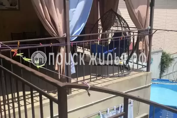 Частный сектор «Дом с бассейном и детской площадкой»