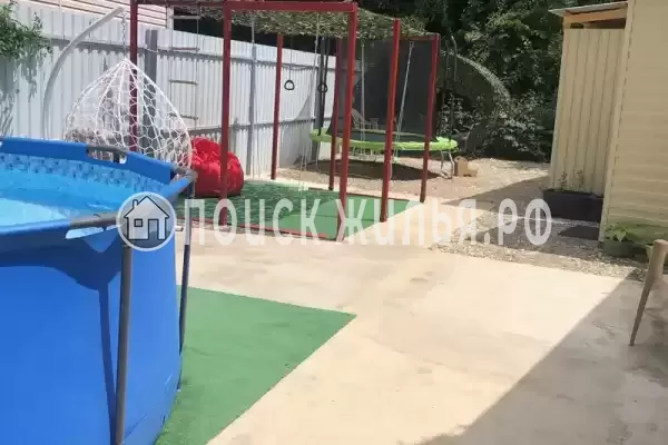 Частный сектор «Дом с бассейном и детской площадкой»