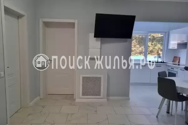 Частный сектор «Дом на 12 человек в центре, 10 мин от центр. пляжа»