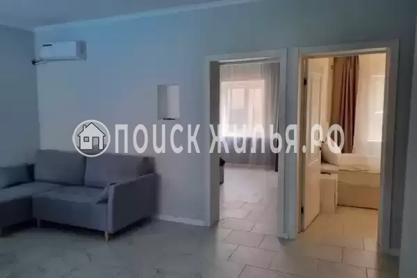 Частный сектор «Дом на 12 человек в центре, 10 мин от центр. пляжа»