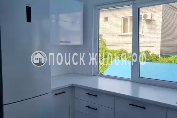 Частный сектор «Дом на 12 человек в центре, 10 мин от центр. пляжа»