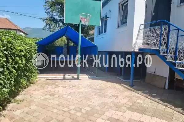 Частный сектор «Дом на 12 человек в центре, 10 мин от центр. пляжа»