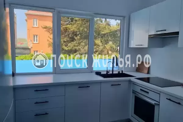 Частный сектор «Дом на 12 человек в центре, 10 мин от центр. пляжа»