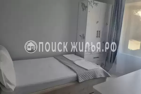 Частный сектор «Дом на 12 человек в центре, 10 мин от центр. пляжа»