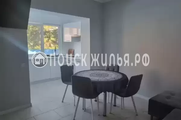 Частный сектор «Дом на 12 человек в центре, 10 мин от центр. пляжа»