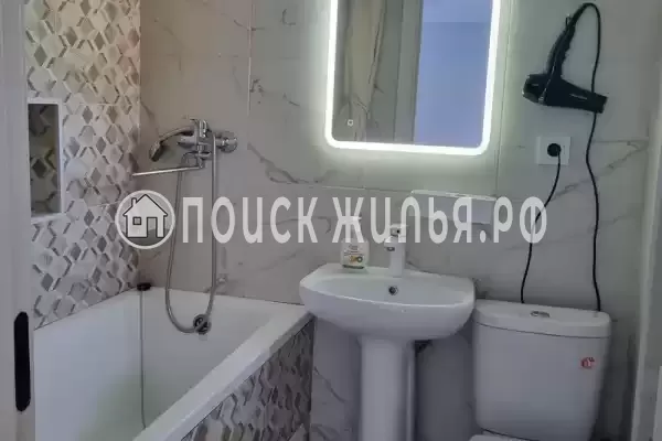 Частный сектор «Дом на 12 человек в центре, 10 мин от центр. пляжа»