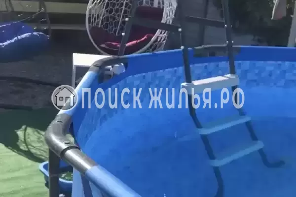 Частный сектор «Дом с бассейном и детской площадкой»