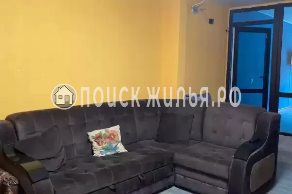 Частный сектор «Двухэтажный коттедж у реки»