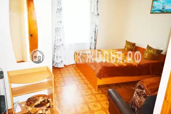 «На набережной»