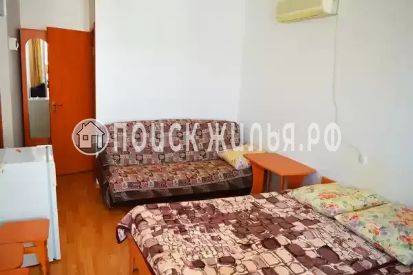 «На набережной»