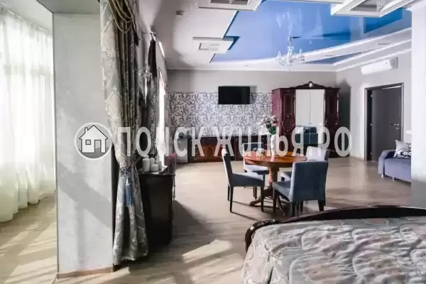 «Монарх» «Монарх»