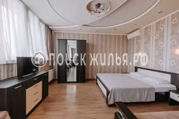 «Монарх» «Монарх»